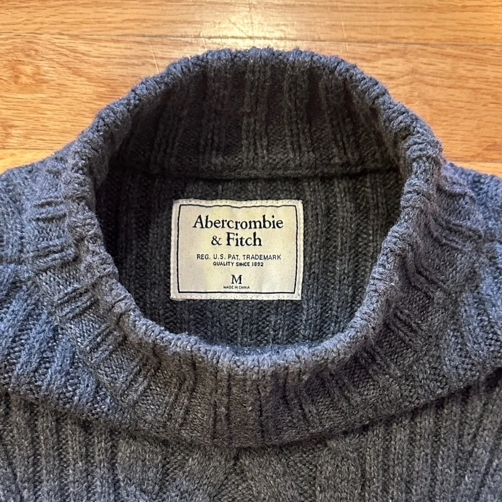 Abercrombie & Fitch Dark Gray Turtleneck Sweater